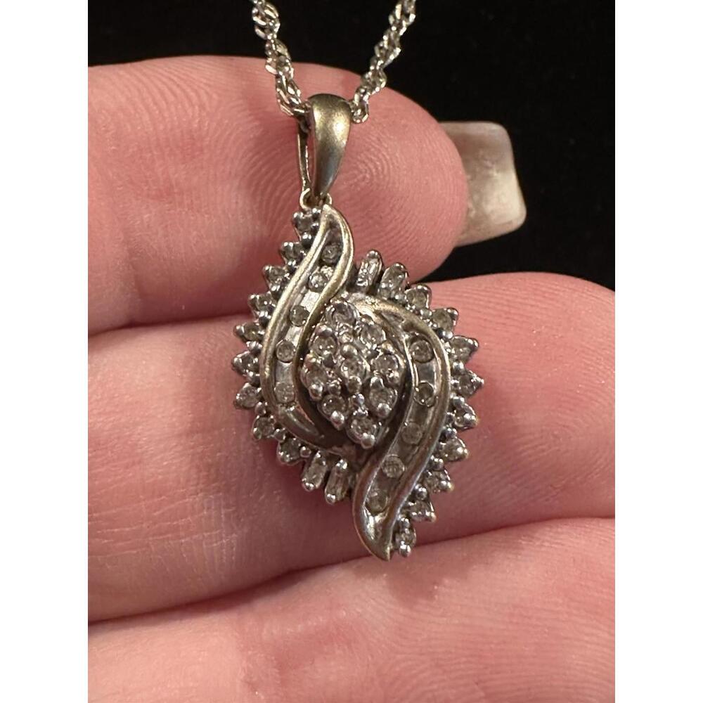 Vintage Gold 10k Pendant w/ Sterling Silver 925 Chain 20” Italy ~ Total 5.29g